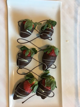 Chocolate covered strawberries ( part of package or can be pre-ordered)