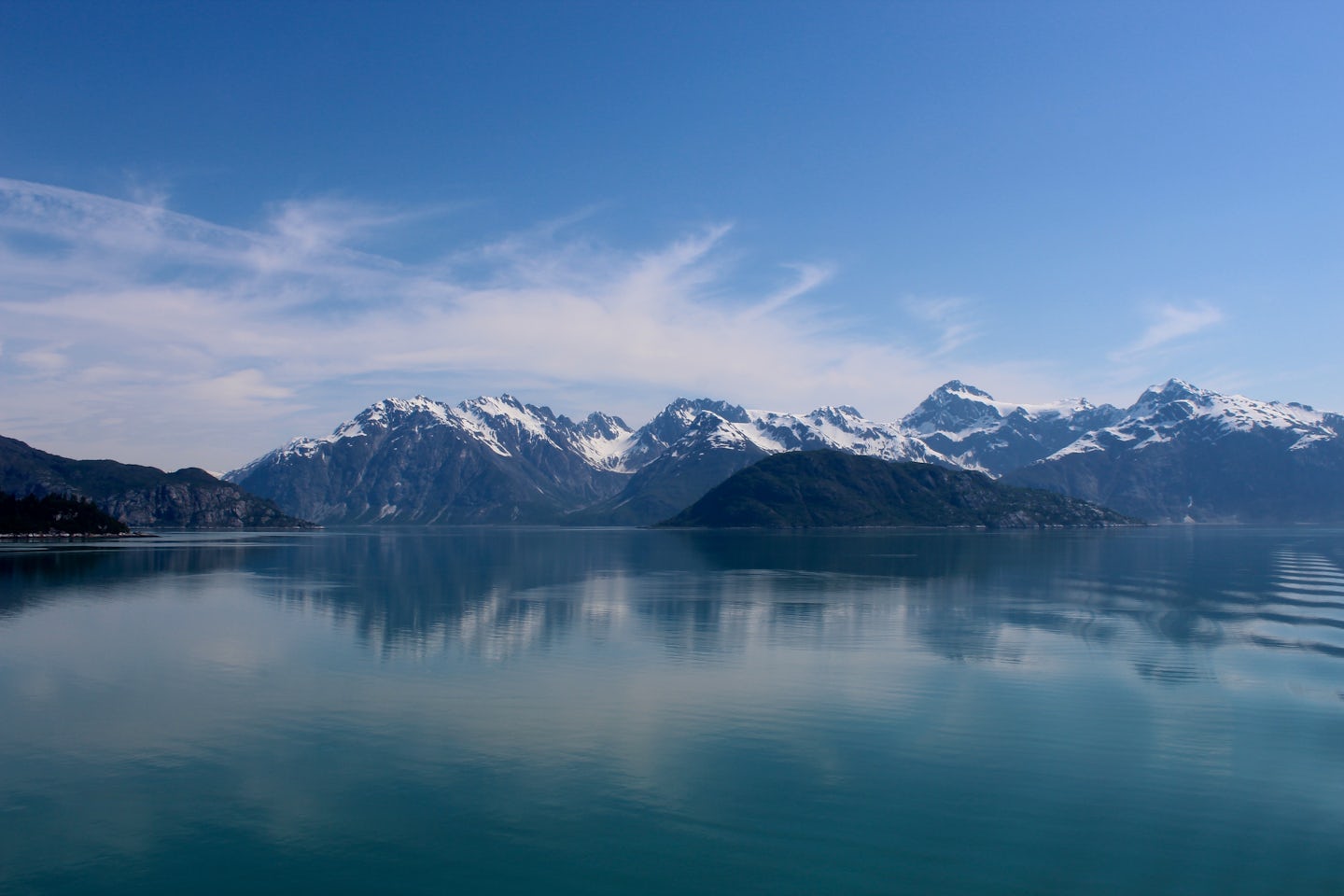Mountain View. Cruising Glacier Bay, Alaska