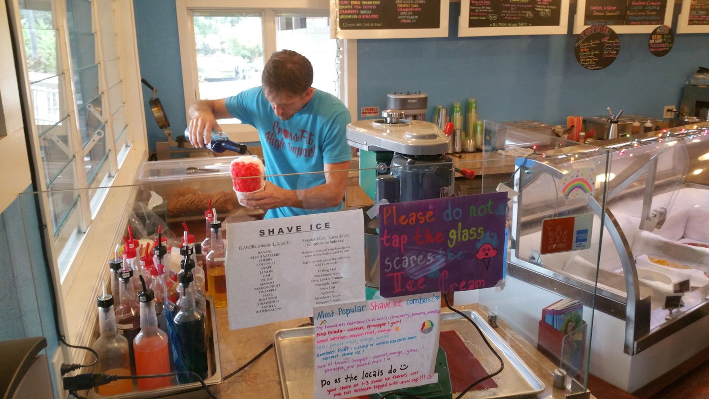 Skinny Mike's shave ice