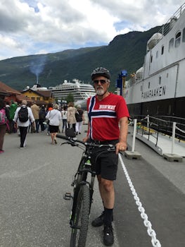 We organized our own train ride up to Myrdal and bike rental down to Flam.