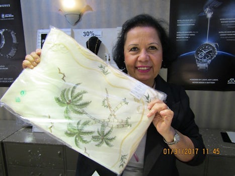 Maria...staff at Artistic in Aruba who helped us find the perfect table-cloth  (Palm tree decor)
