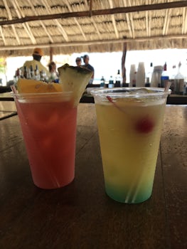 Drinks at Starfish Island, Belize