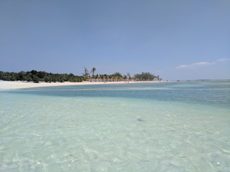 CoCo Cay - view from the sandbar
