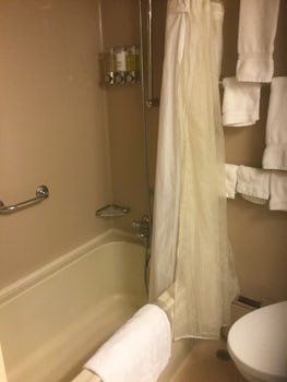 Bathroom in cabin 4015