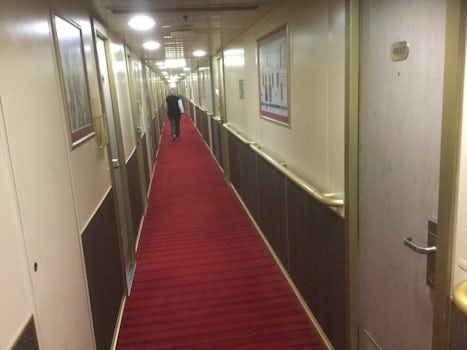 Hallway on deck 4