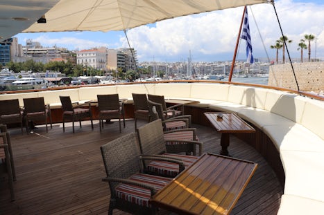 Stern bar on the second deck