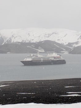 It snowed as we were heading back to the ship on our last day in Antarctica
