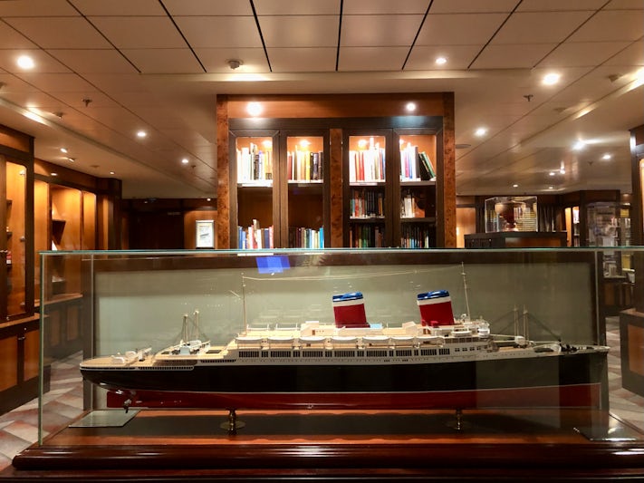 The library - model of SS America