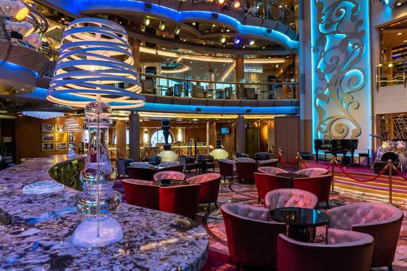 R  Bar on Serenade of the Seas (Photo: Aaron Saunders/Cruise Critic)