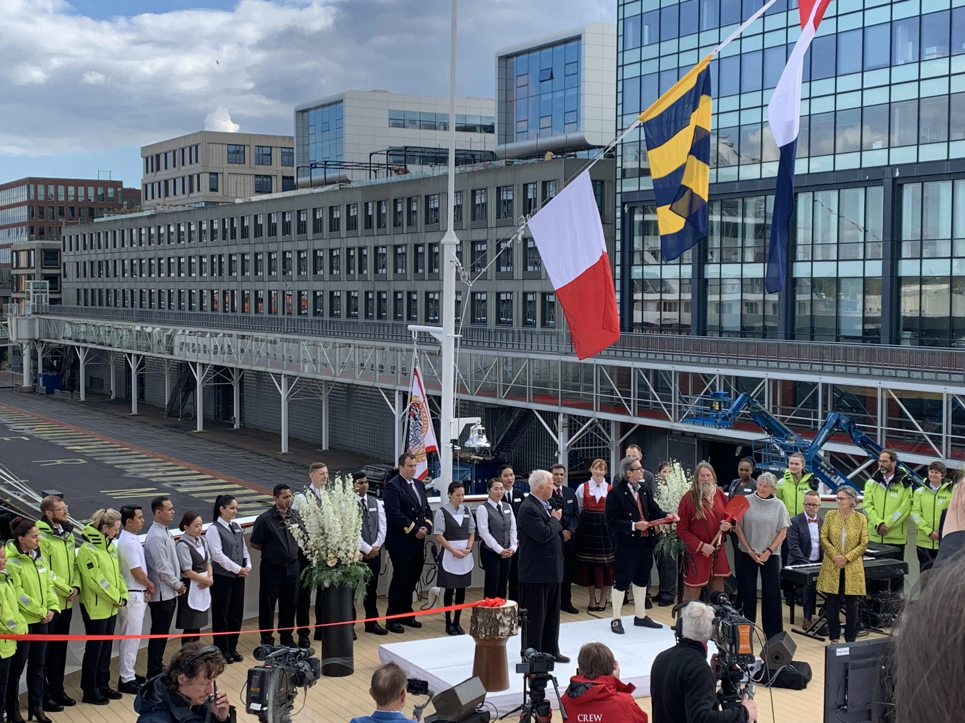 Viking christens Viking Octantis, Polaris