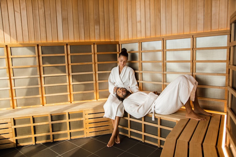 A couple relax in the sauna on Celebrity Edge. (Photo: Naima Green/AIPP)