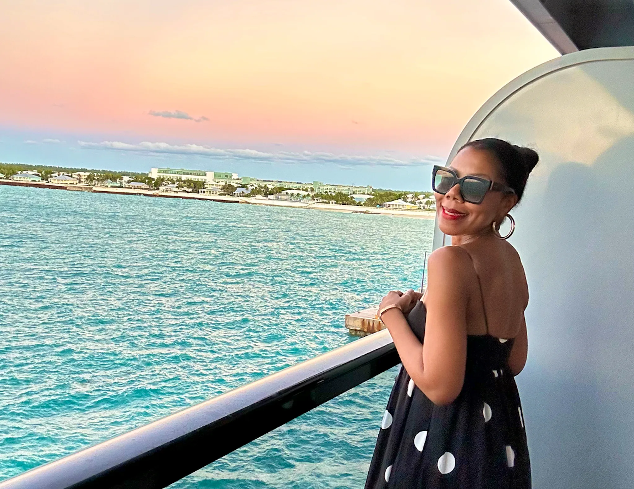 What to Wear on a Cruise: Guide to Cruise Line Dress Codes - Cruise Critic What to Wear on a Cruise: Guide to Cruise Line Dress Codes - Cruise Critic