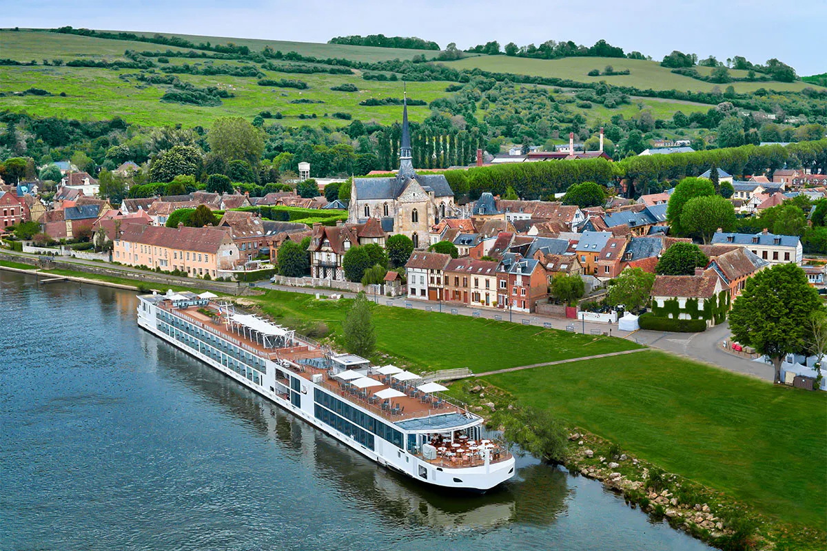 Viking Cruise News: Viking Vela Celebrates Christening
