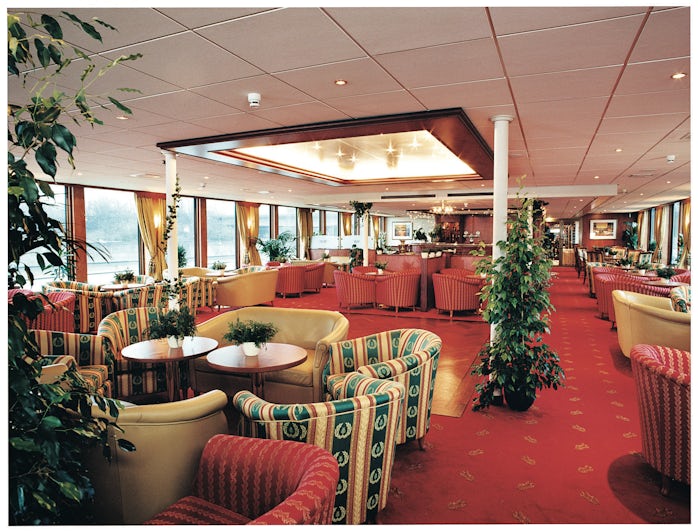 Lounge on River Aria (Photo: Grand Circle Cruise Line)