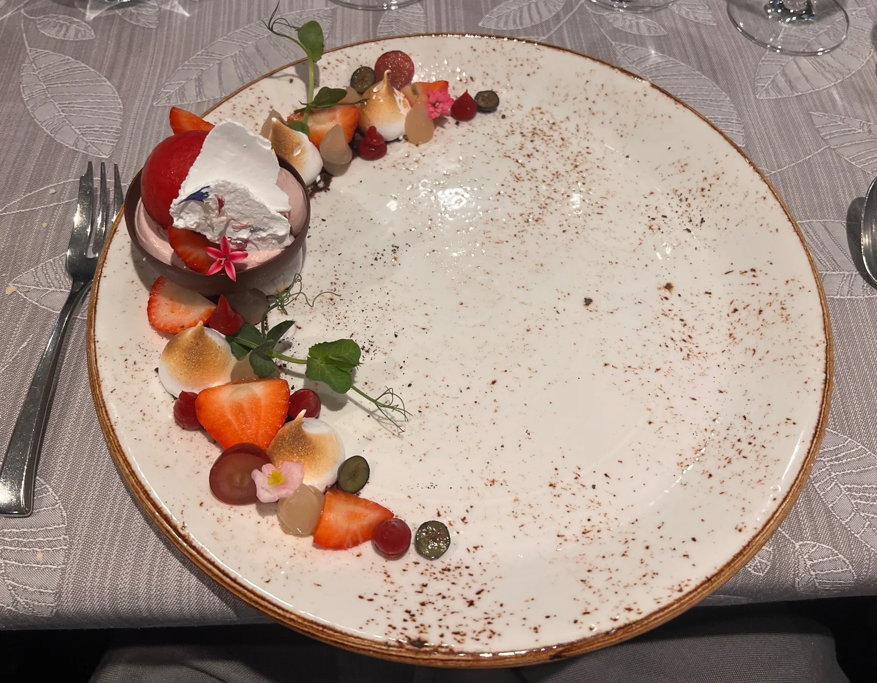 Scenic Amber Dining & Food | Editor's Review