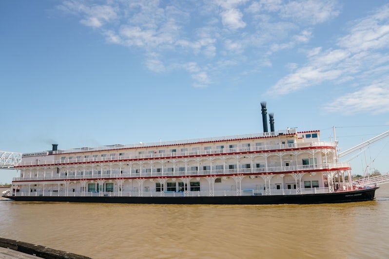 Exterior shot of American Countess on a sunny day on the Mississippi, during the ship's christening