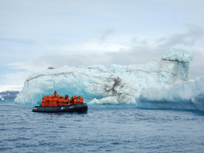 Zodiac excursion in Antarctica with Lindblad's National Geographic Endurance. (Photo: Ming Tappin)