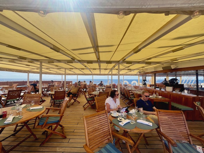 Dining on the Lido on Sea Cloud Spirit (Photo: Chris Gray Faust)