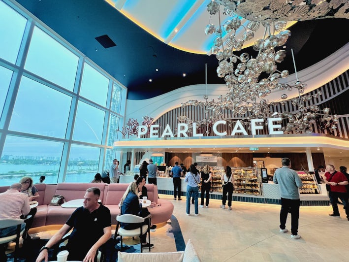 Pearl Cafe on Icon of the Seas (Photo: Chris Gray Faust)