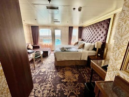 Suite cabin on Carnival Firenze (Photo: Chris Gray Faust)