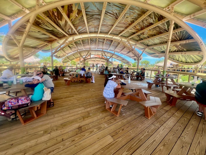 True True Two Eating area, Lookout Cay at Lighthouse Point (Photo: Chris Gray Faust)