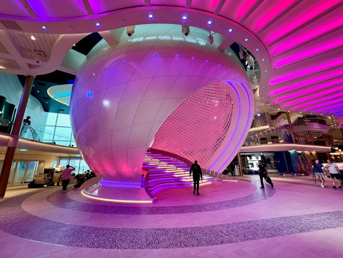 The Pearl in the Royal Promenade on Icon of the Seas (Photo: Chris Gray Faust)
