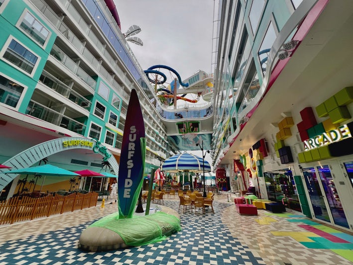 Surfside on Icon of the Seas (Photo: Chris Gray Faust)