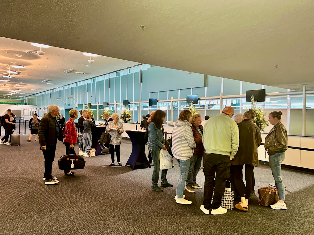 A 6-Step Guide for Boarding a Cruise Ship - Cruise Critic