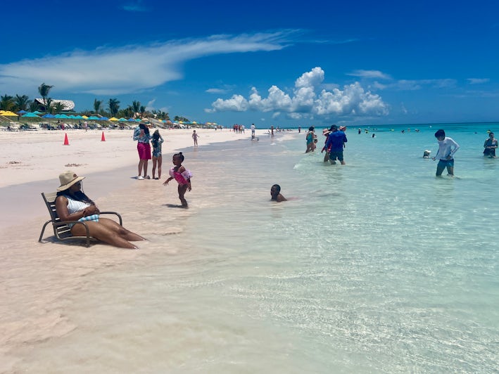 Beach at Lookout Cay at Lighthouse Point (Photo: Chris Gray Faust)