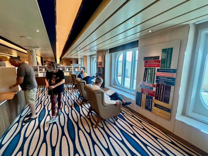 Library on Holland America Line's Nieuw Statendam (Photo: Chris Gray Faust)