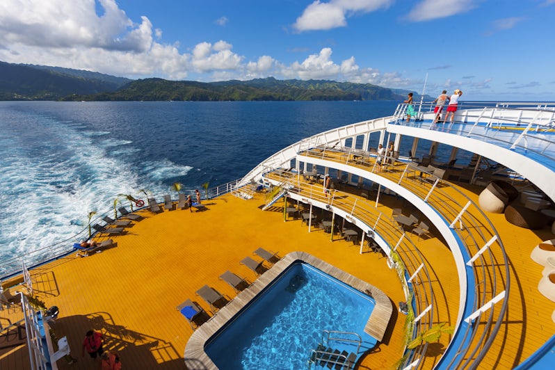 Pool deck on Aranui 5 (Photo: Aranui Adventure Cruises)