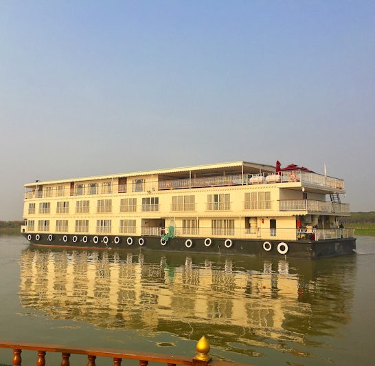 Uniworld's Ganges Voyager II in India (Photo: Chris Gray Faust)