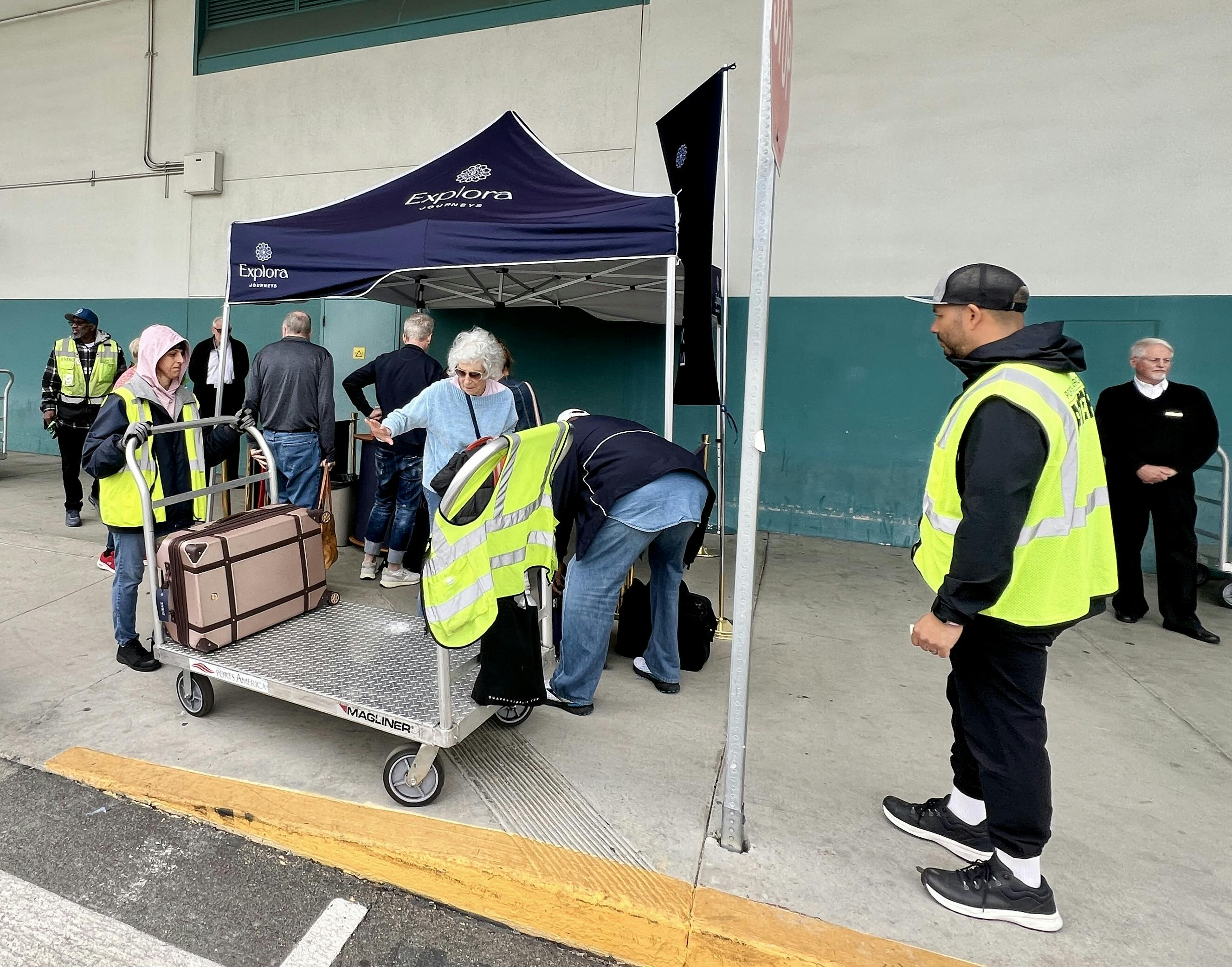 Can $100 in Tips Make Your Cruise 1,000 Times Better?