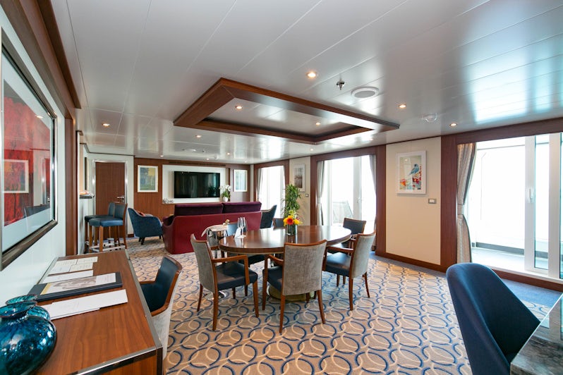The Wintergarden Suite on Seabourn Ovation (Photo: Cruise Critic)