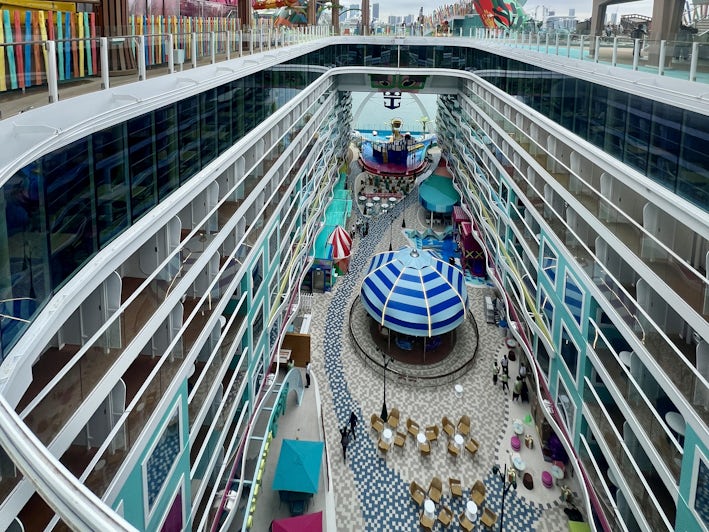 View of Surfside on Icon of the Seas from above (Photo: Chris Gray Faust)