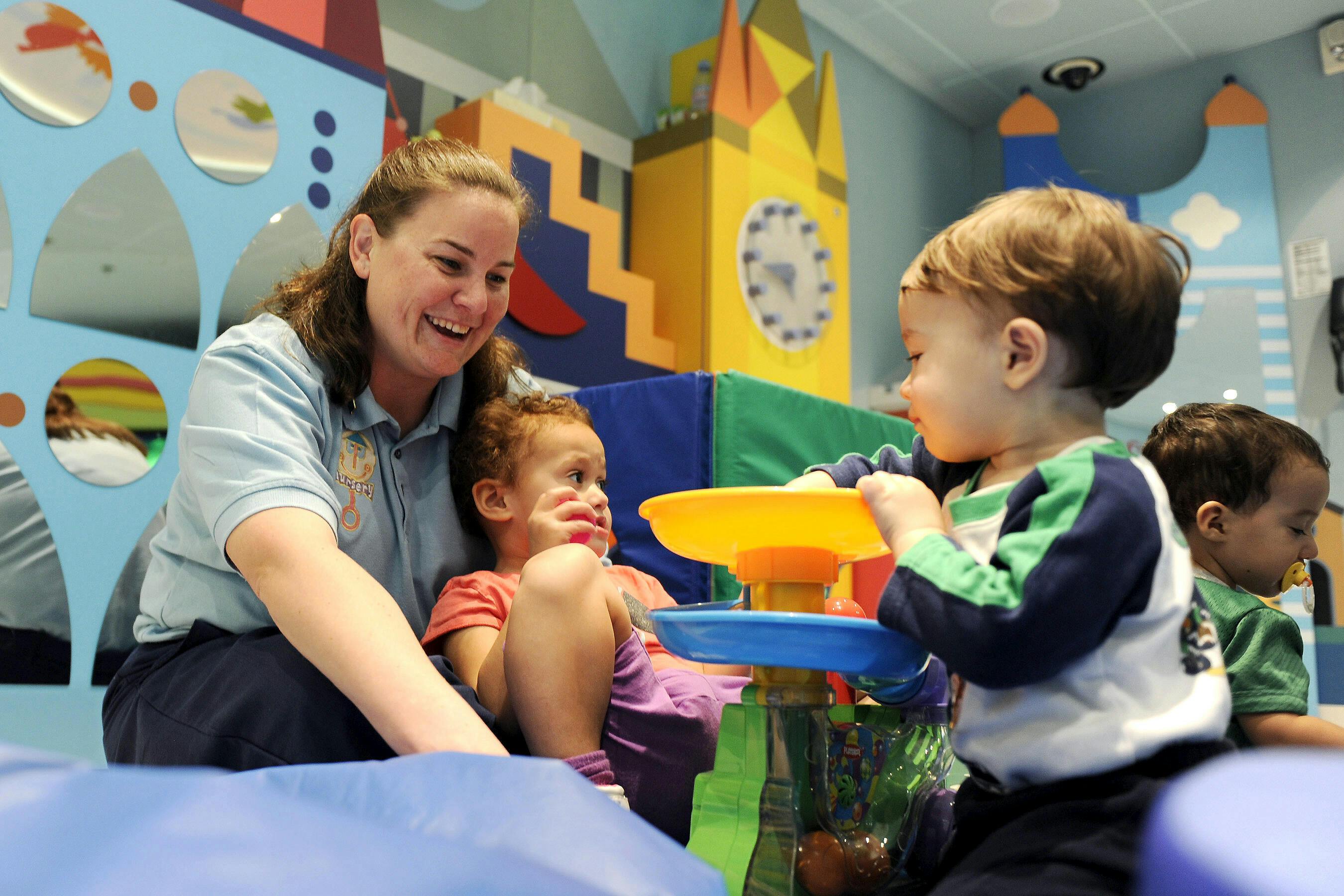 The Decline of a Babysitting Cooperative in the Non-Cooperative American  Economy - John R. Cole, Douglas E. Brintnall, 1975, image size:2048x1365