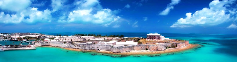 Panorama of the King's Wharf in Bermuda (Photo: Just dance/Shutterstock)