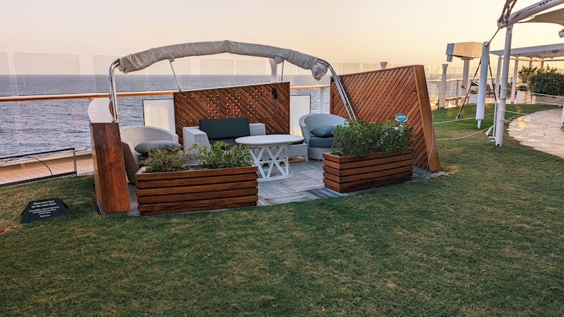 A Lawn Club cabana on Celebrity Reflection. (Photo: Colleen McDaniel)