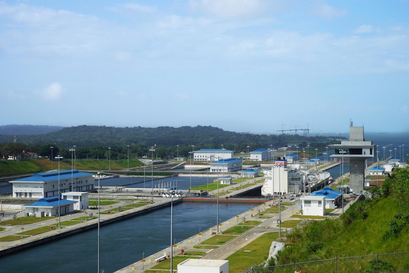 The Agua Clara Locks of Panama Canal sit beneath a hazy blue sky. (Photo: halfofmoon/Shutterstock)