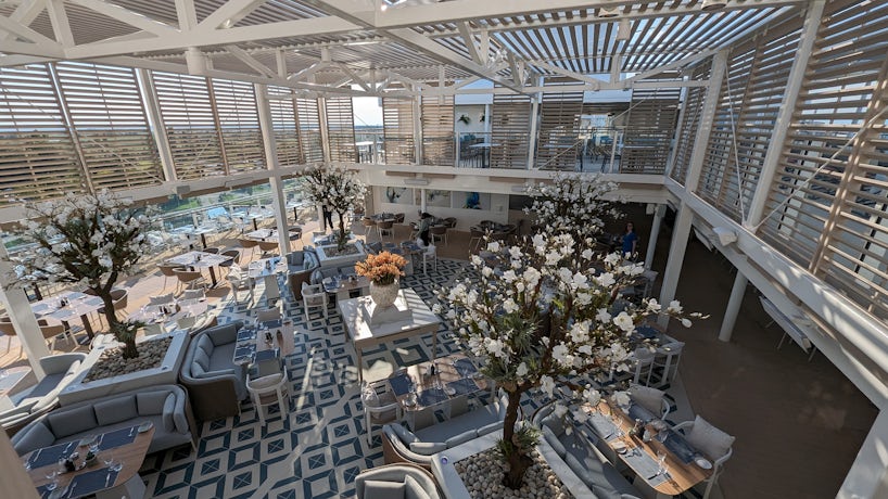 Silver Nova's Marquee restaurant includes plants and blue and white tile. (Photo: Colleen McDaniel)