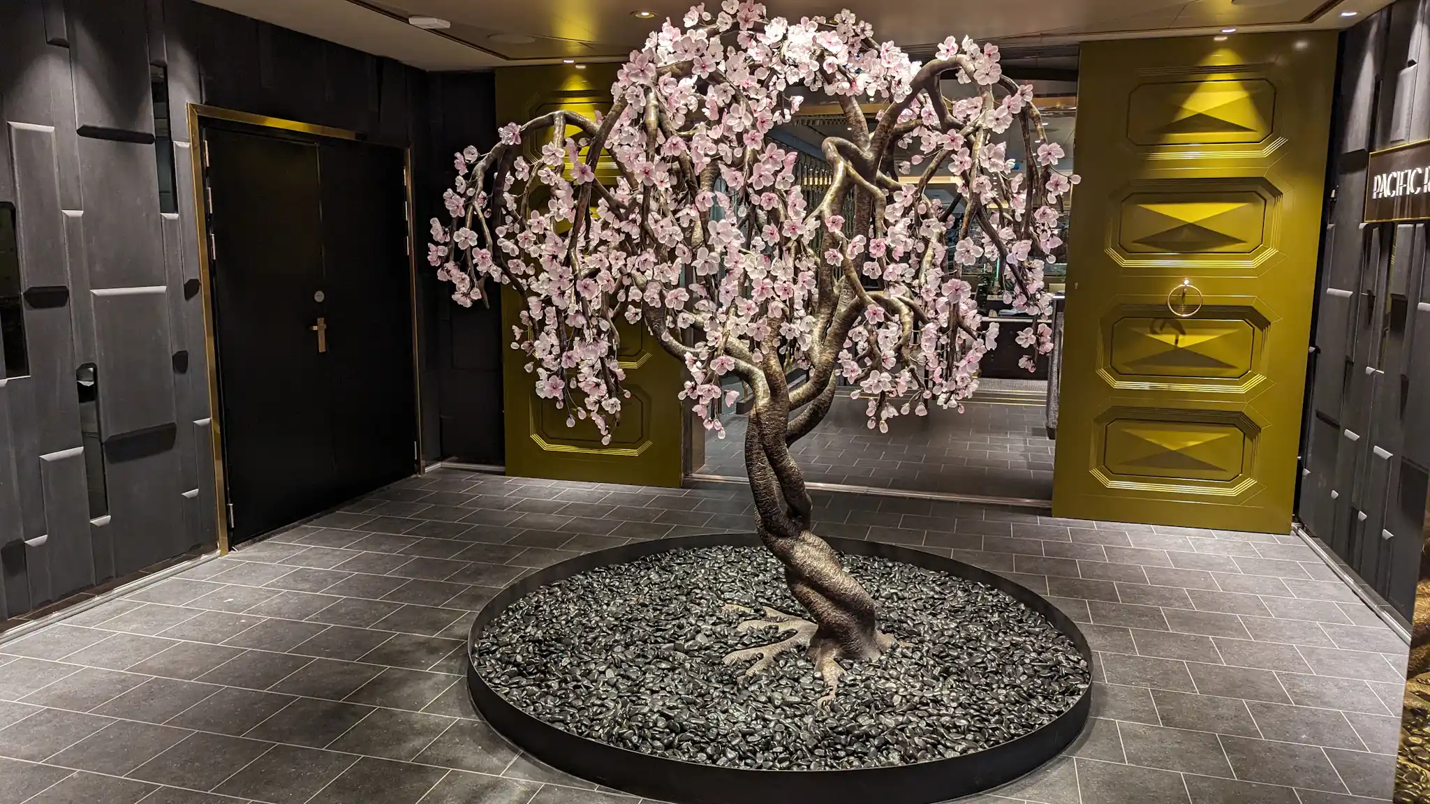 Who is New Luxury Cruise Ship Seven Seas Grandeur For?