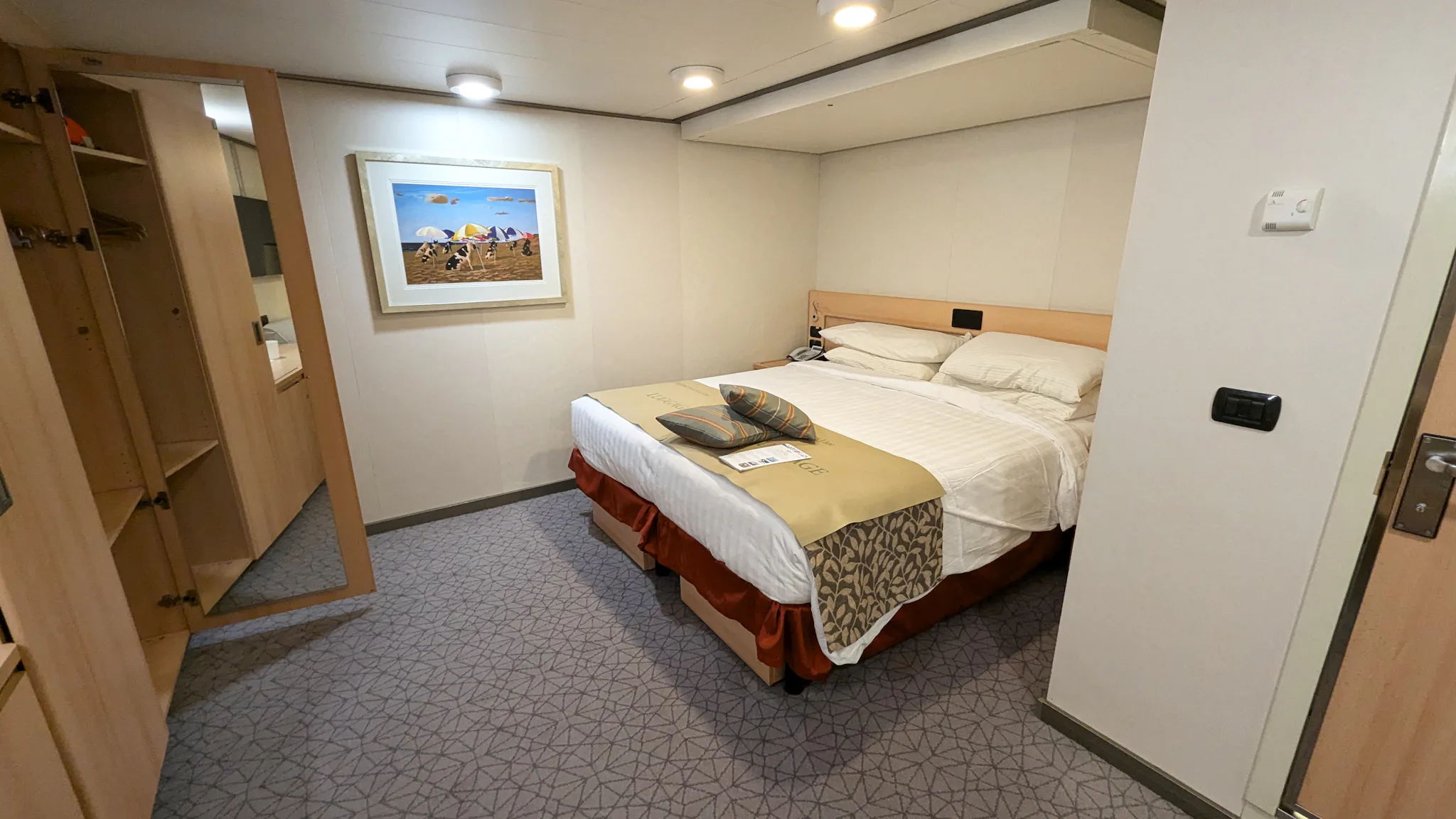 Holland America Nieuw Amsterdam Cabins Staterooms On Cruise Critic holland-america-nieuw-amsterdam-cabins-staterooms-on-cruise-critic