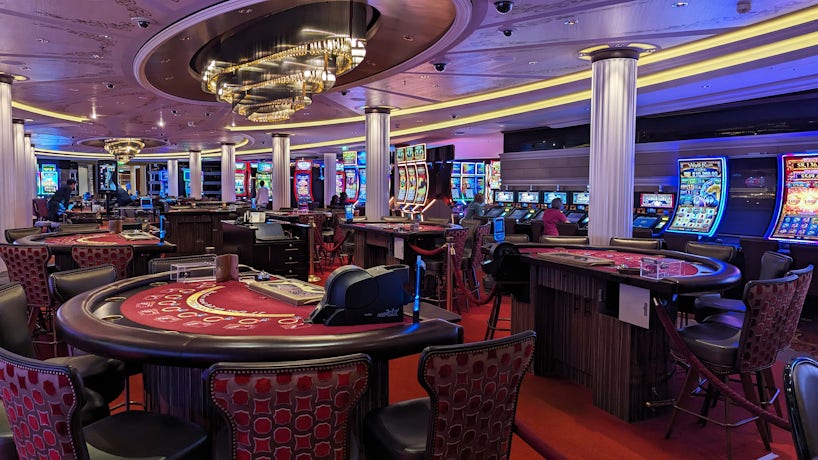 The casino on Celebrity Reflection. (Photo: Colleen McDaniel)