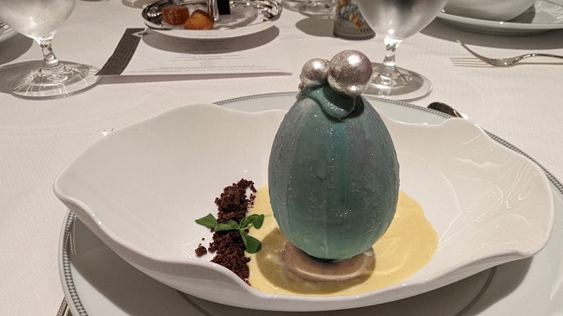 Dessert on Regent Seven Seas Grandeur. (Photo: Colleen McDaniel)
