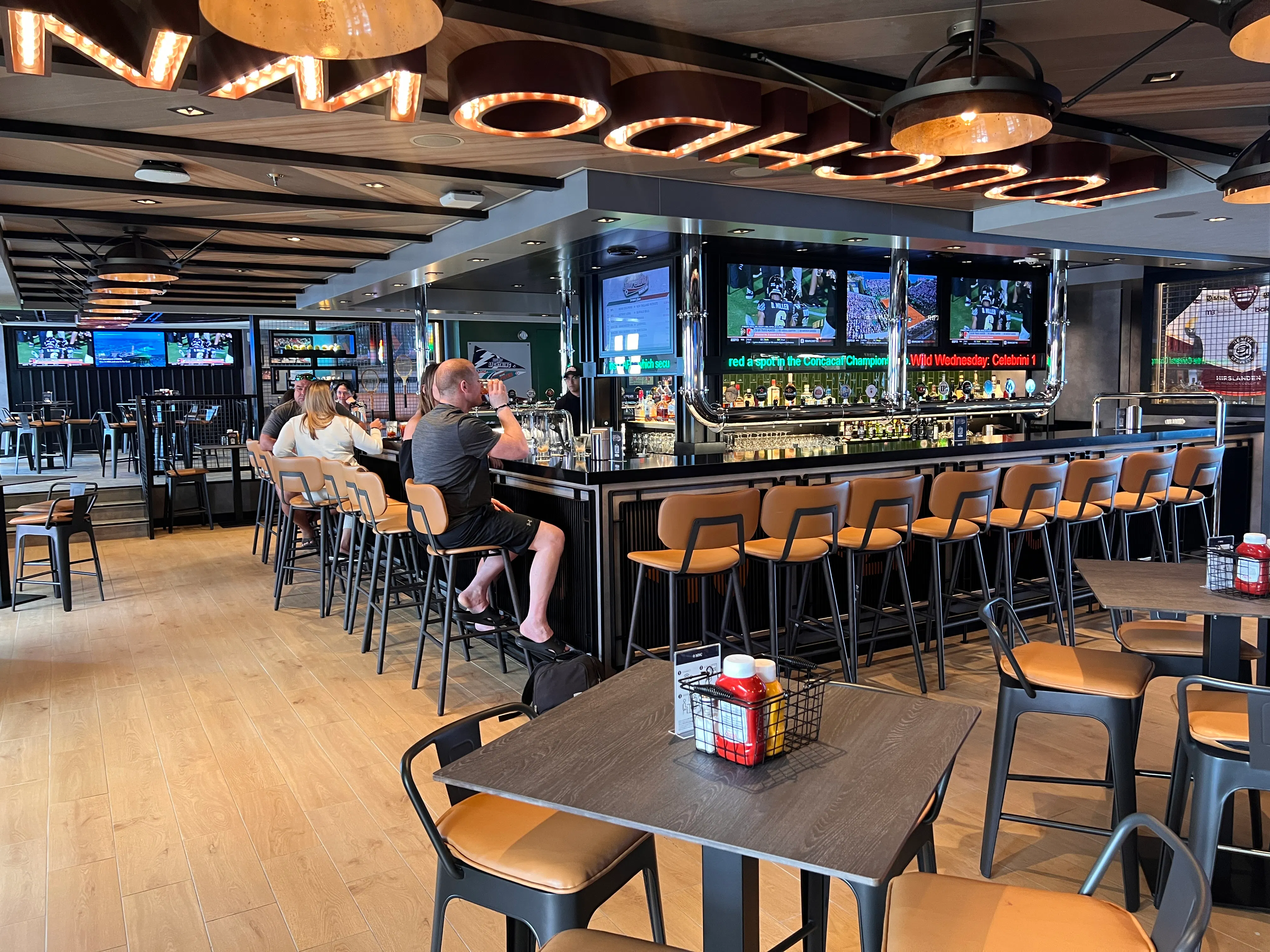 30 Best Cruise Ship Bars