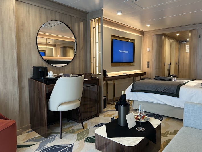 Horizon Staterooms aboard World Voyager offer plenty of creature comforts (Photo: Jeri Clausing)