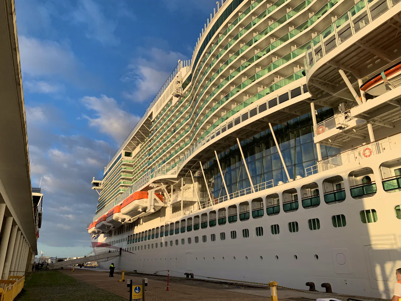 How to Get Cheap P&O Cruises: Insider Tips - Cruise Critic