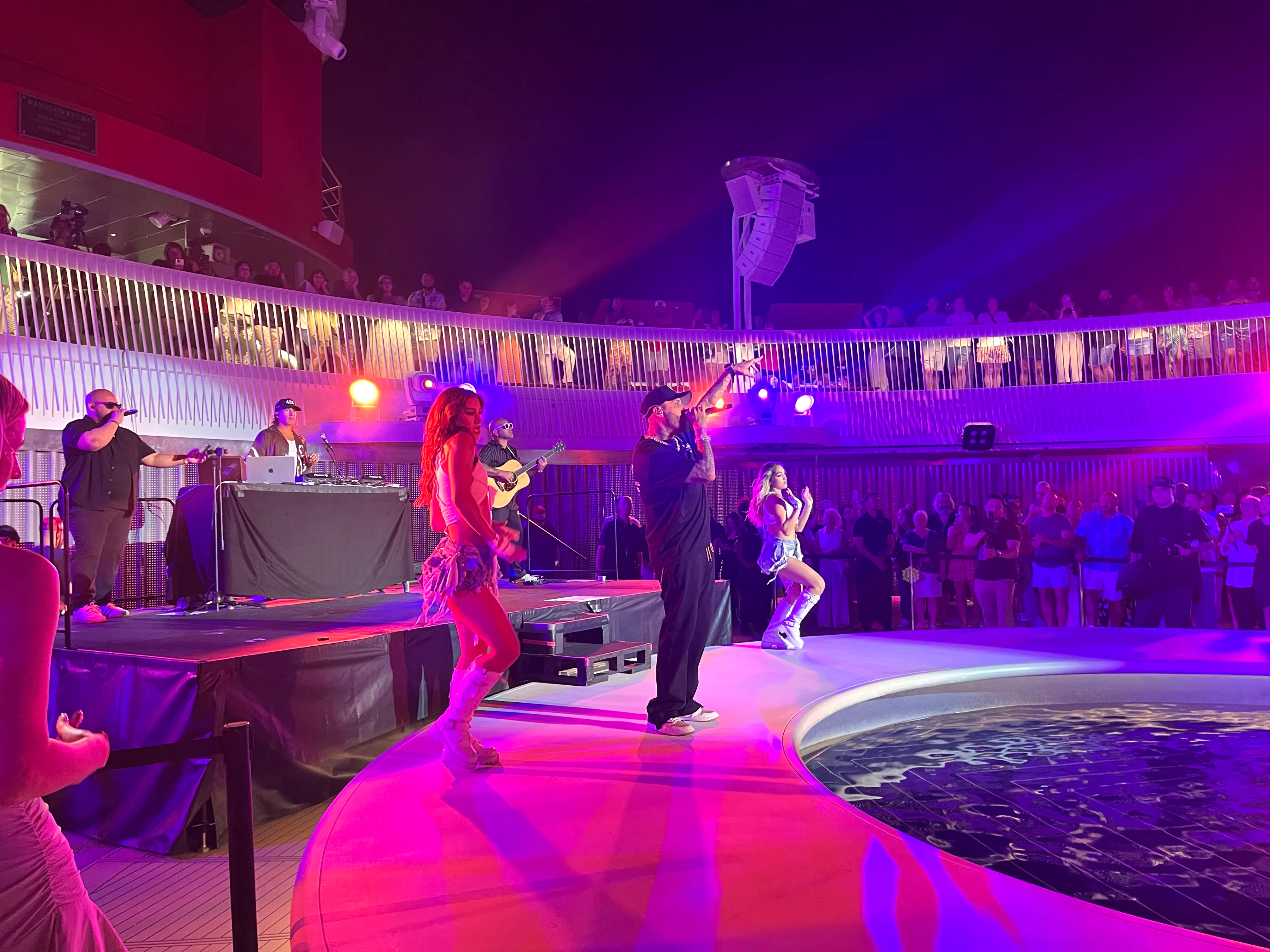 Fiesta Latina con Virgin y Nicky Jam