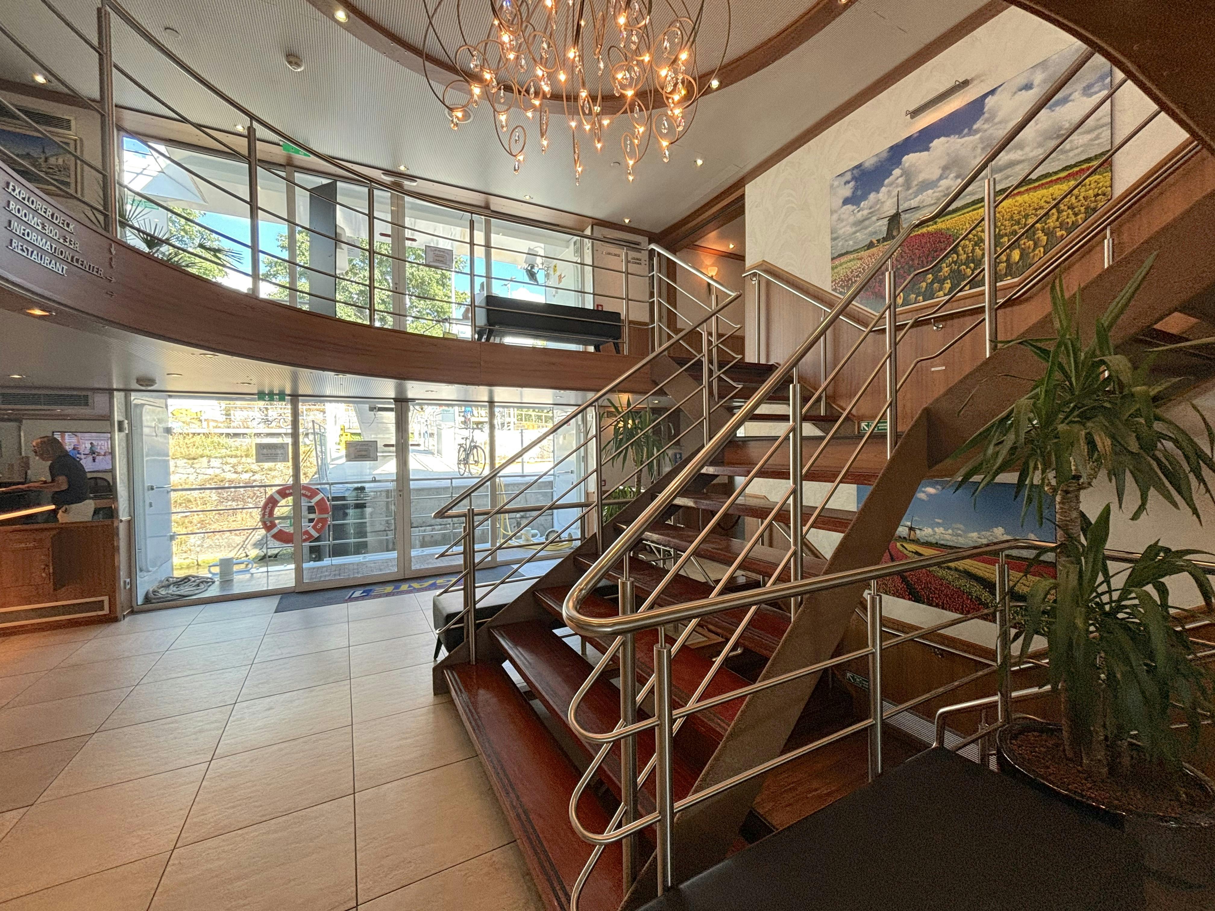 Gate 1 Travel Monarch Baroness Expert Review