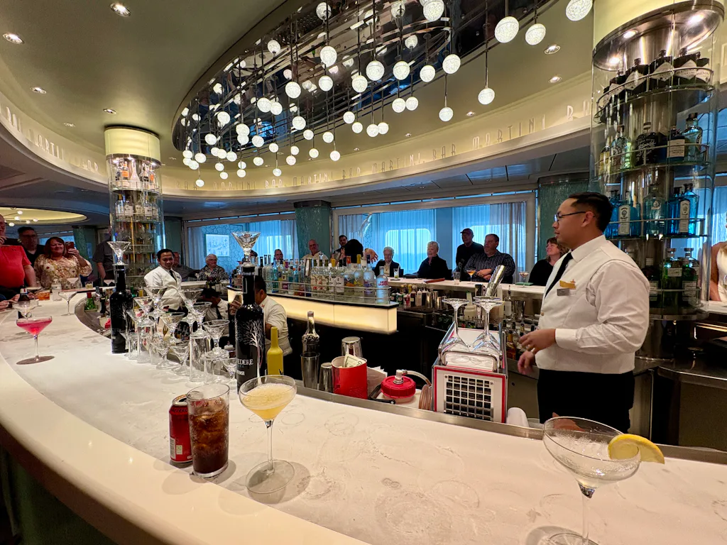 30 Best Cruise Ship Bars